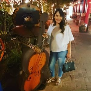 Meet your Posher, Alveza